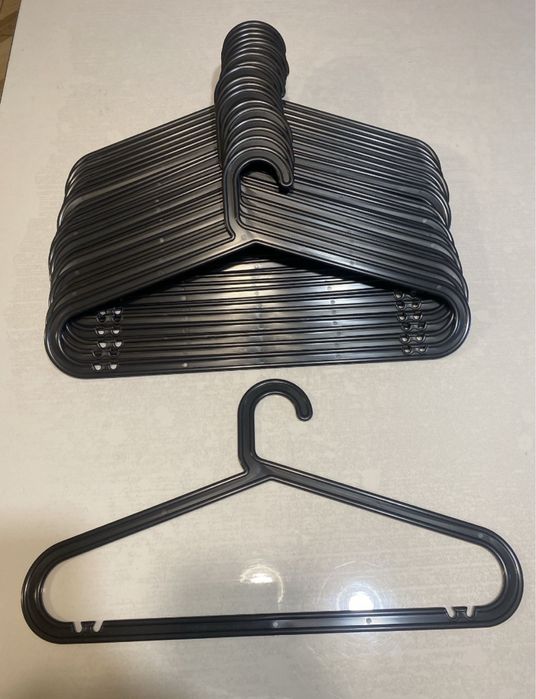NOWE wieszaki na ubrania 20 sztuk czarne