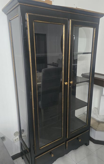 Movel de cerejeira  folha de perdiz com banho de ouro