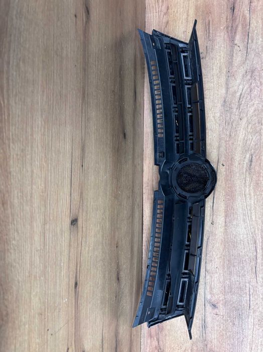 Grill atrapa zderzaka Volkswagen Golf 6 Plus