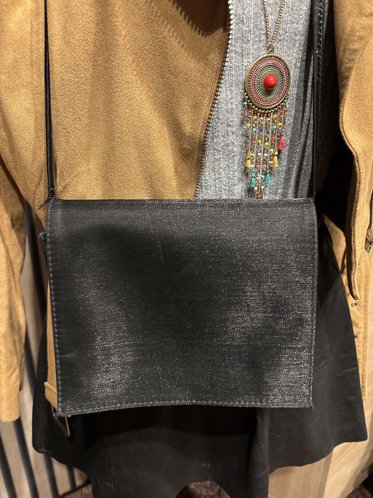 Mała czarna torebka z H&M