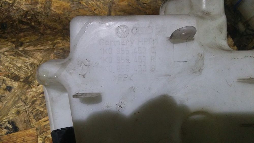 zbiorniczek spryskiwaczy xenon vw audi 1k0955453q
