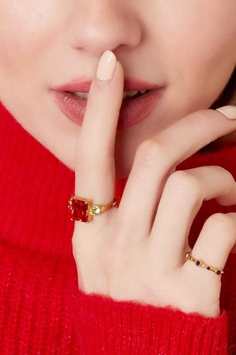 Elegância Intemporal – Anel de Zircónia Quadrada