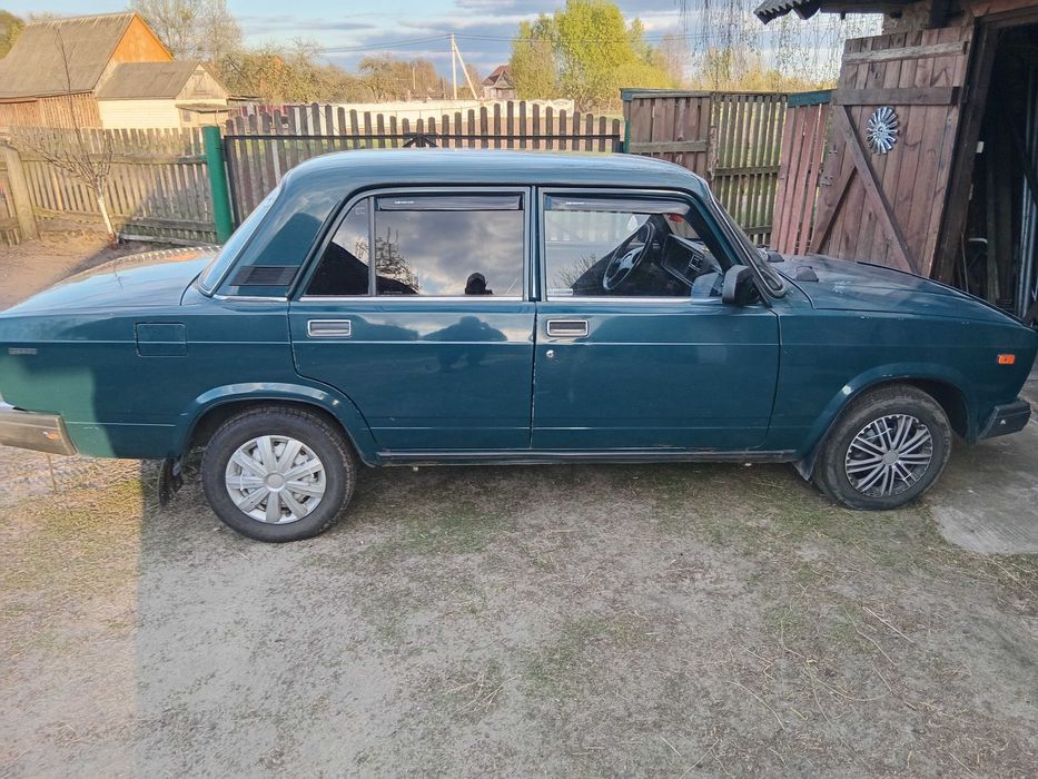 Автомобіль ваз 2107
