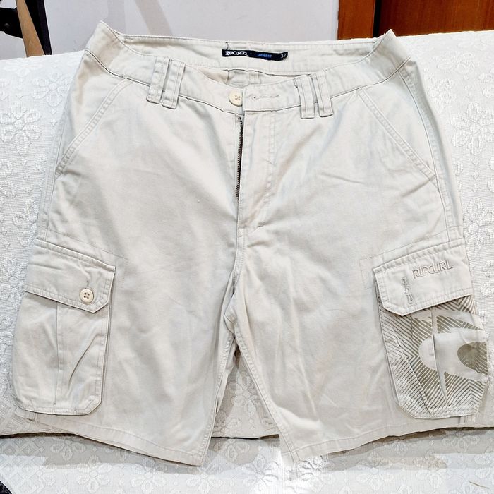 Roupa de marca semi- novas.