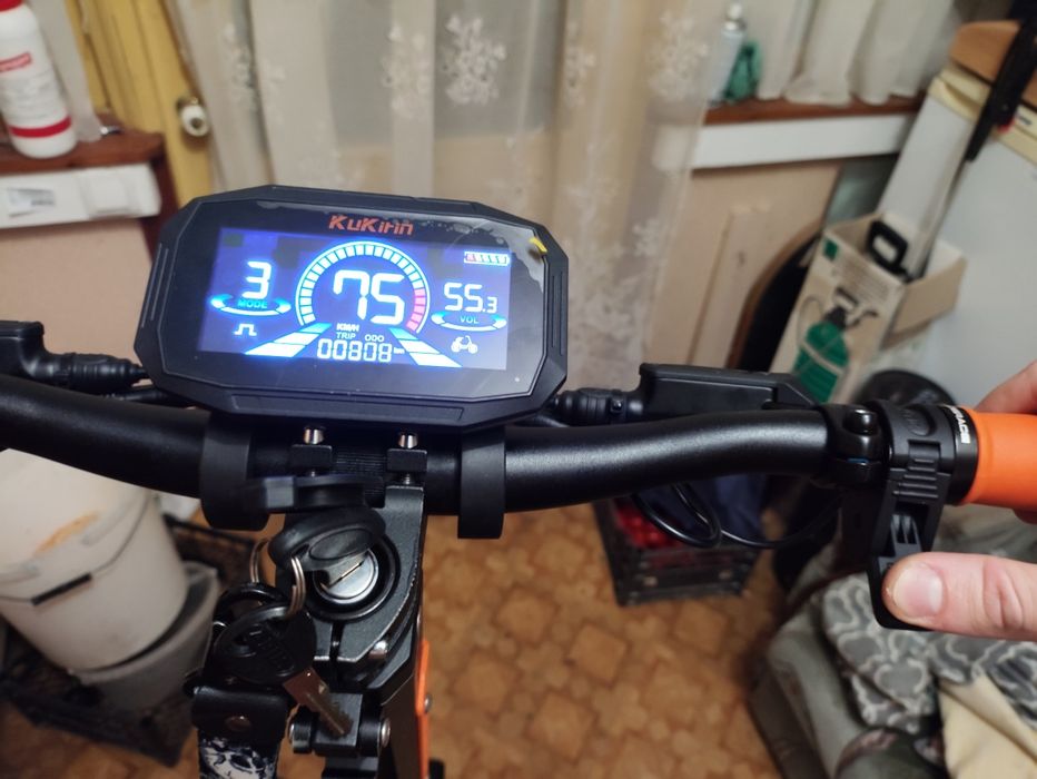 Только Киев. Продам электросамокат Kukirin G3 pro не G2. В хорошем состоянии