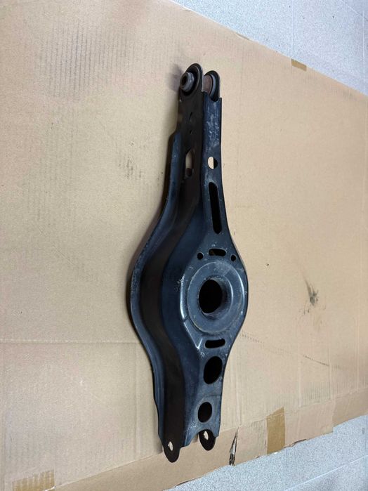 Toyota Chr 1.8 hybryda wahacz dolny tył oryginał