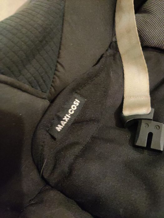 Oddam nosidło maxi Cosi bez bazy, z wkładką dla niemowlaka