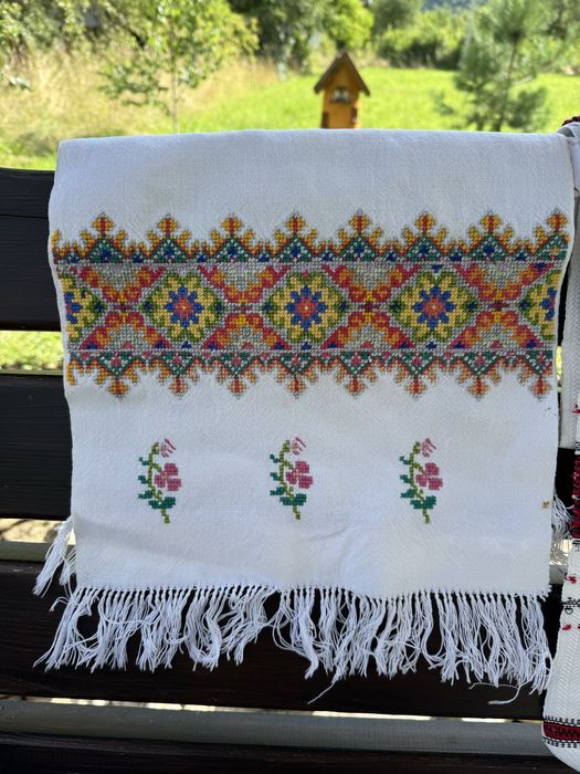 Вишиті стародавні рушники