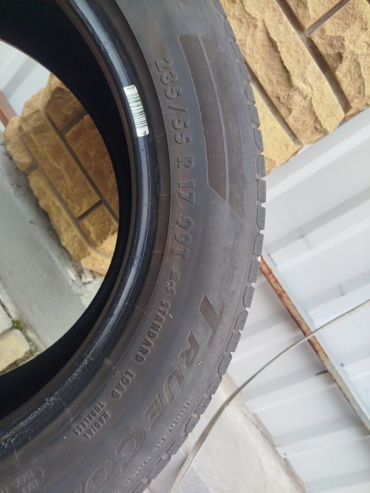 Продам шини 235/55R17