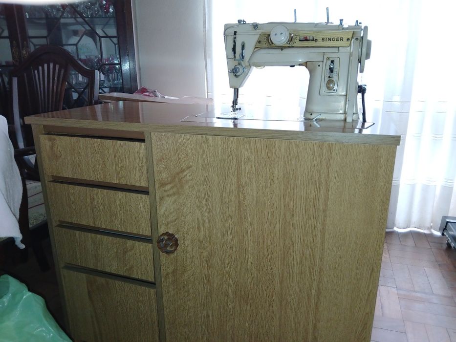 Máquina de costura Singer
