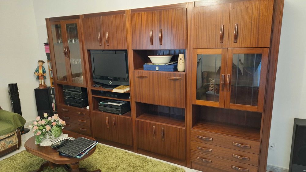 Movel de Sala de 4 elementos em muito bom estado