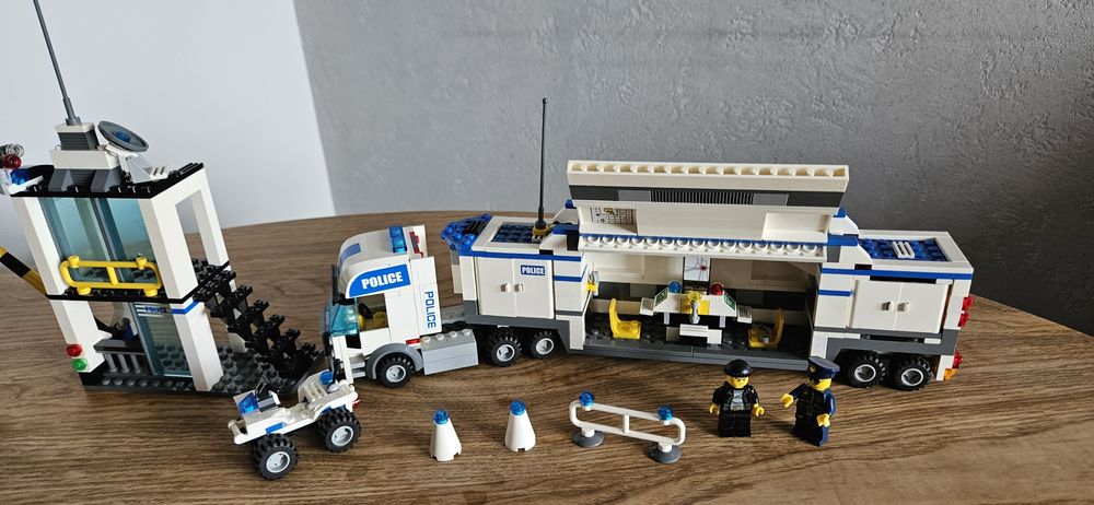 Lego City Ciężarówka Policyjna 7743