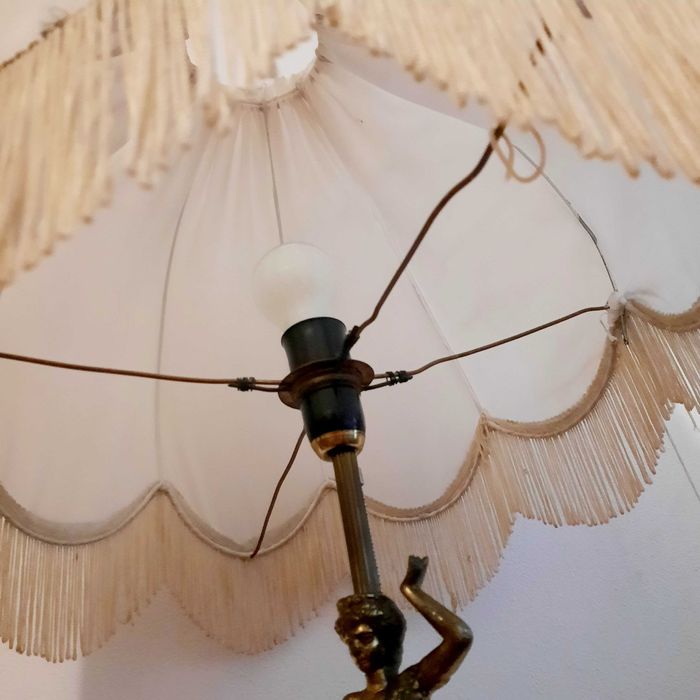 Candeeiro de chão estilo retro