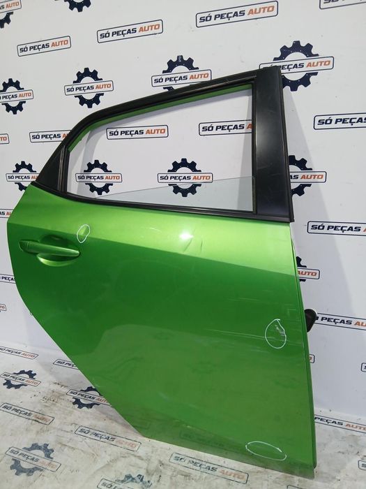 PORTA TRASEIRA DIREITA VERDE MAZDA 2 TS2 1.5 16V ANO: 2011