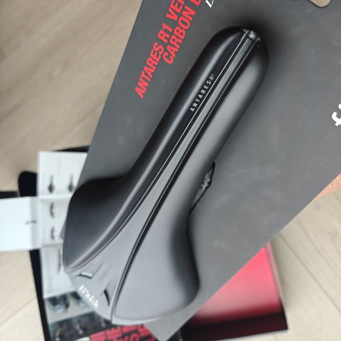 Siodełko Fizik Antares Versus Evo R1 Large 152mm 173g