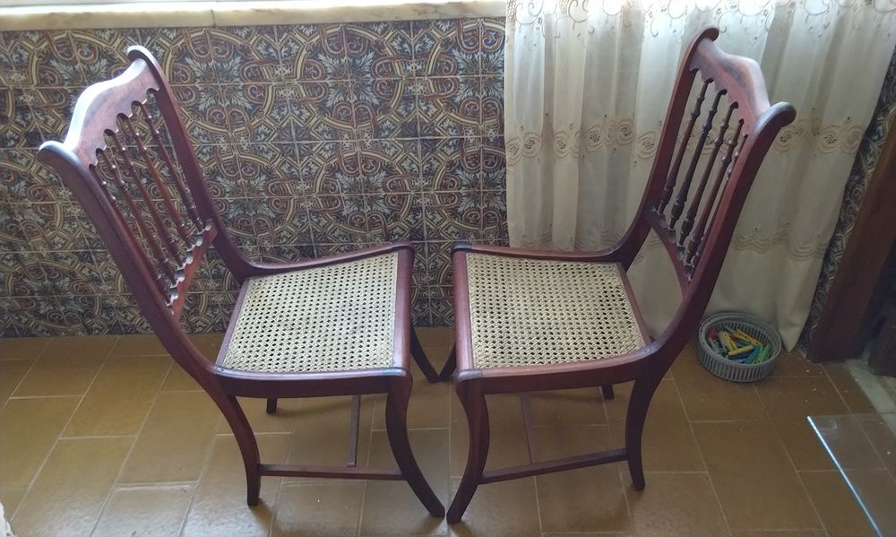 2 x cadeiras mogno e palhinha