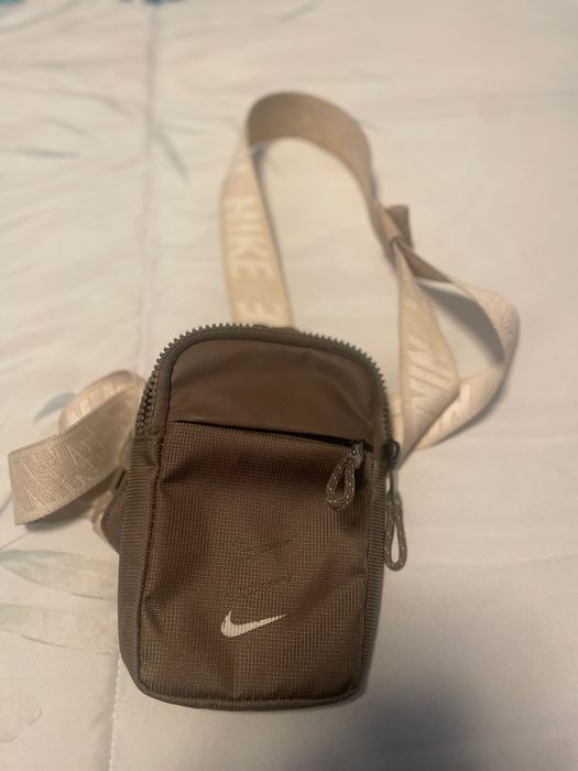 Bolsas Nike e Adidas