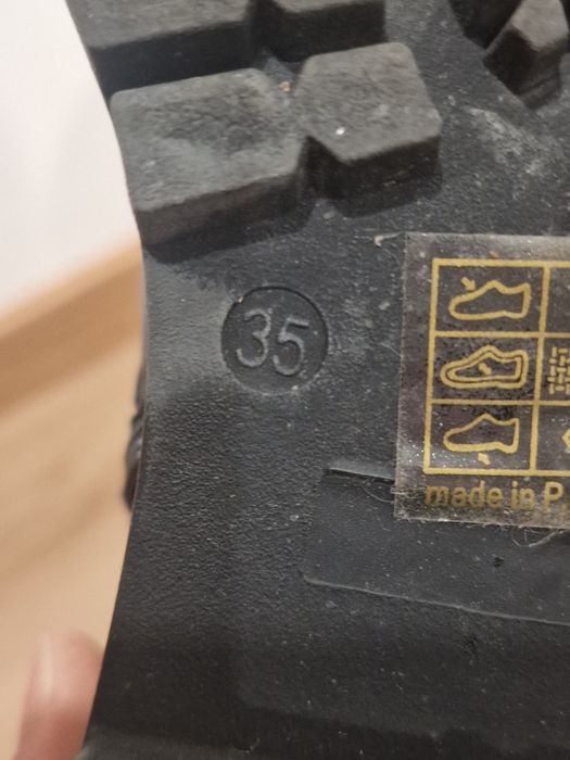 Botas pretas pele sintética