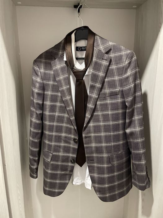 Класичний костюм