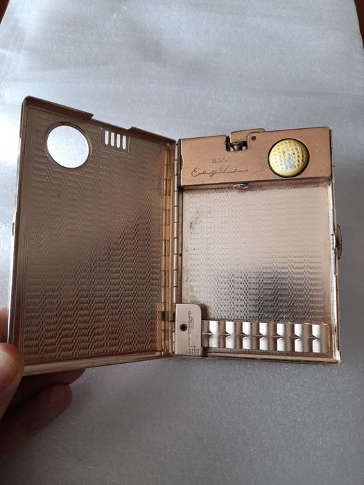 Peças de decoração variadas e cigarreira