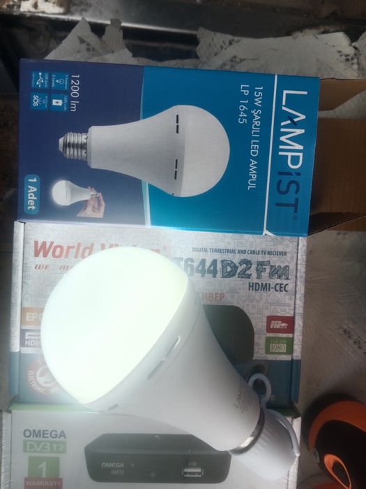 Лампочка акумуляторна 15 W на цоколь