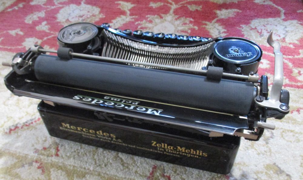 Maquina de escrever antiga Mercedes