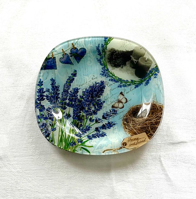 Стеклянная тарелка в стиле прованс