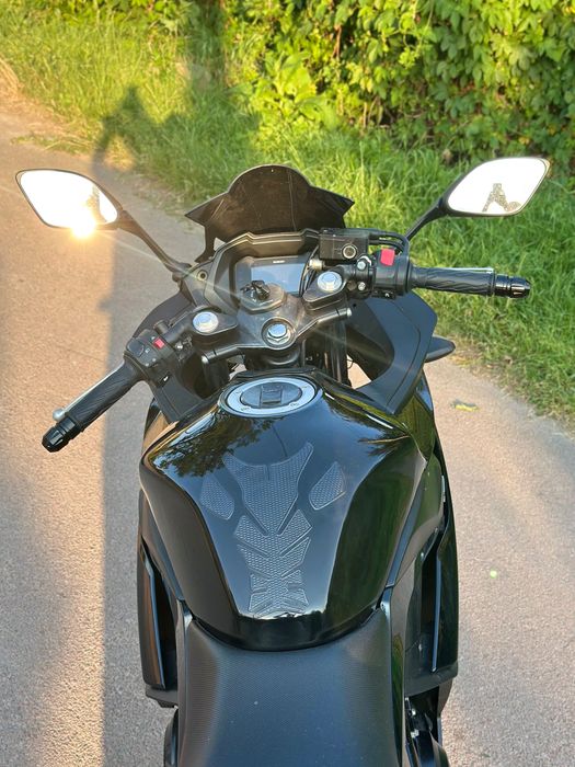Мотоцикл Suzuki gsx250r