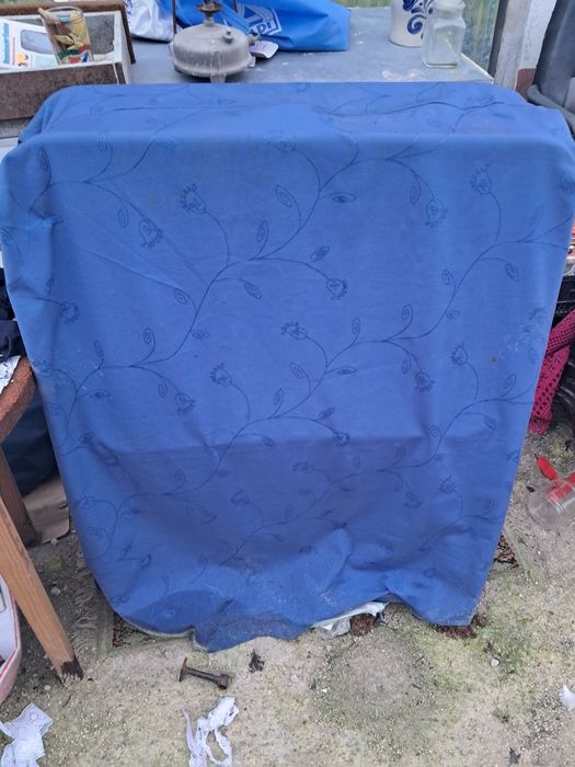 Divan em ferro com estrado