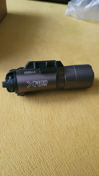 latarka taktyczna surefire x300U ultra asg