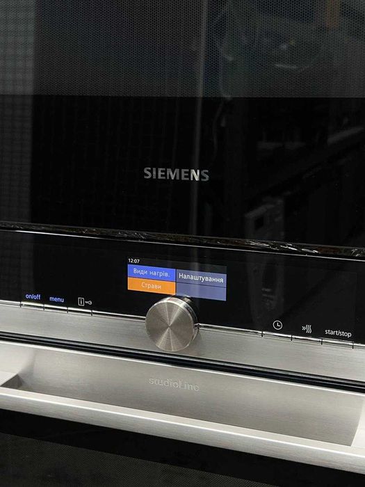 Духова шафа HB876GDS1S + Мікрохвильова піч CF634AGS1