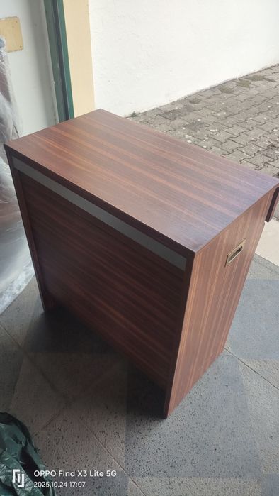 Mesa de televisão com prolongamento