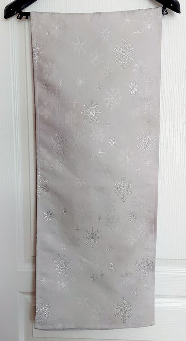 Nowy bieżnik w kolorze szarym w płatki śniegu Home&You