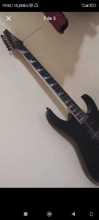 Guitarra elétrica Ibanez gio preto fosco e amplificador Marshall