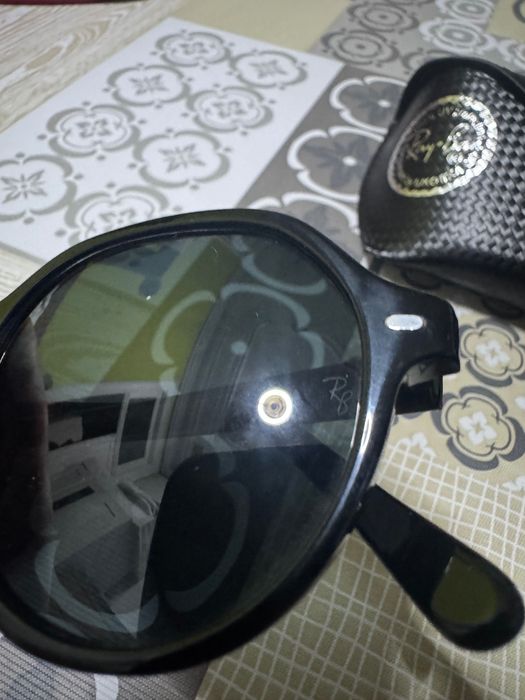 Óculos Rayban praticamente novos com caixa