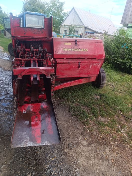Прес підбирач New Holland