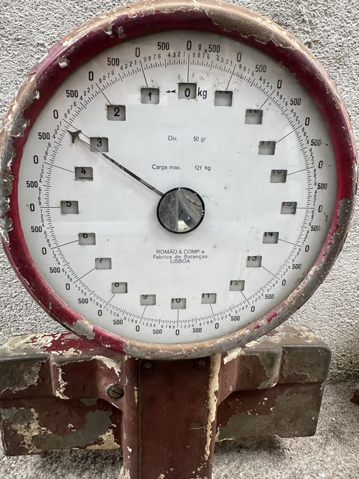 Balança antiga incompleta