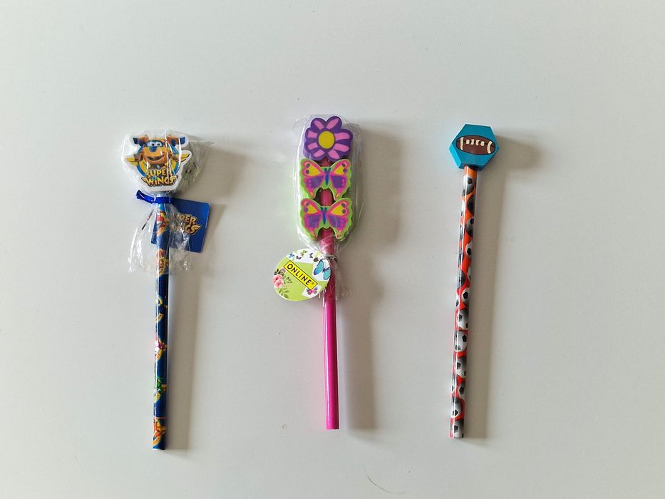 Lote de material escolar variado.  Novo