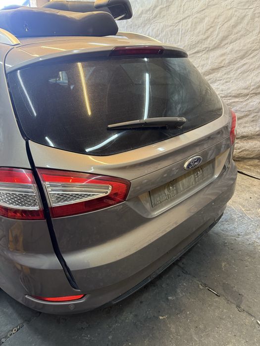 Mondeo mk4 lift kombi klapa tyl kolor LA