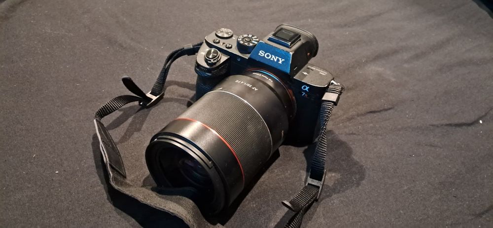 SONY A7R II z dużym osprzętem