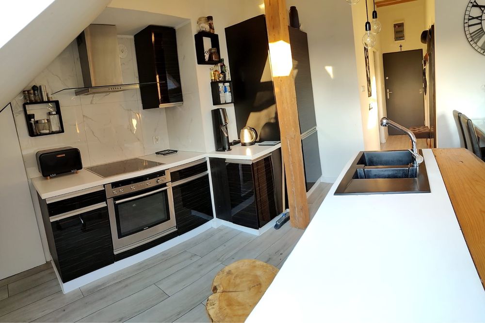 Centrum umeblowane 3 pokoje 77 m² + (20 m² -do adaptacji) - Widok 3