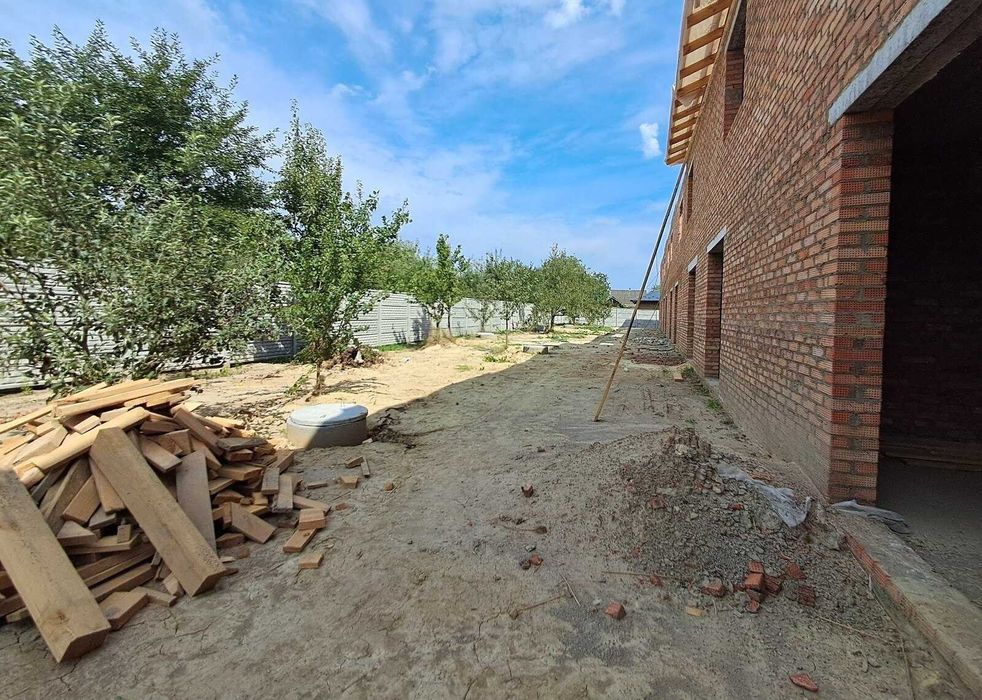 Продається туанхаус в Якушинцях