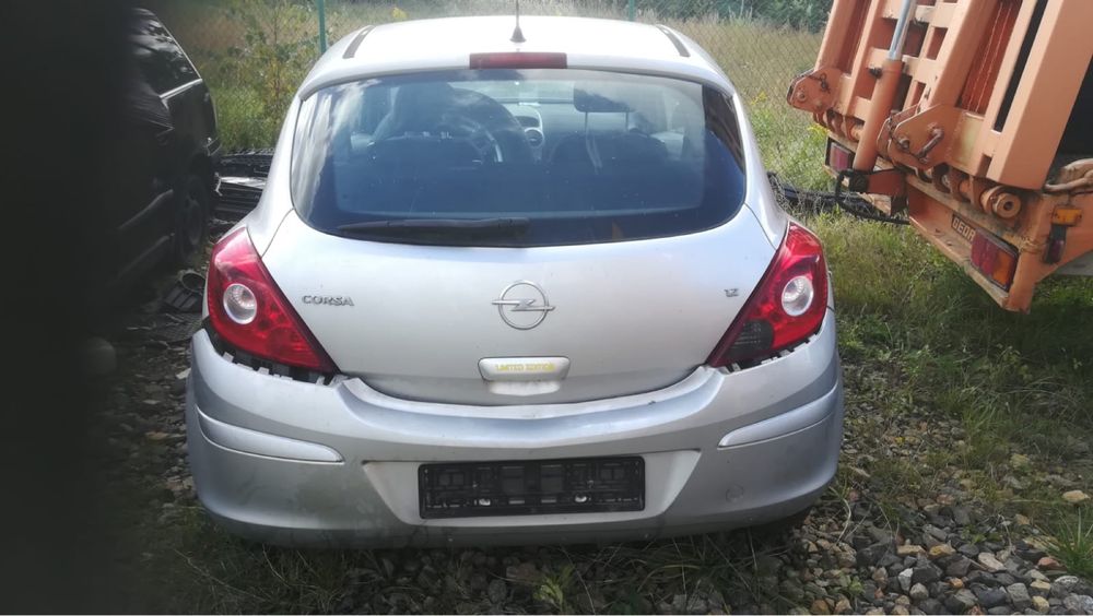 Klapa bagażnik opel corsa d
