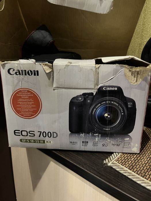 Фотоопарат Canon EOS 700D EF-S 18–55mm IS STM (Ki