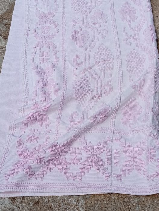 Colcha Antiga para cama casal ou Sofa