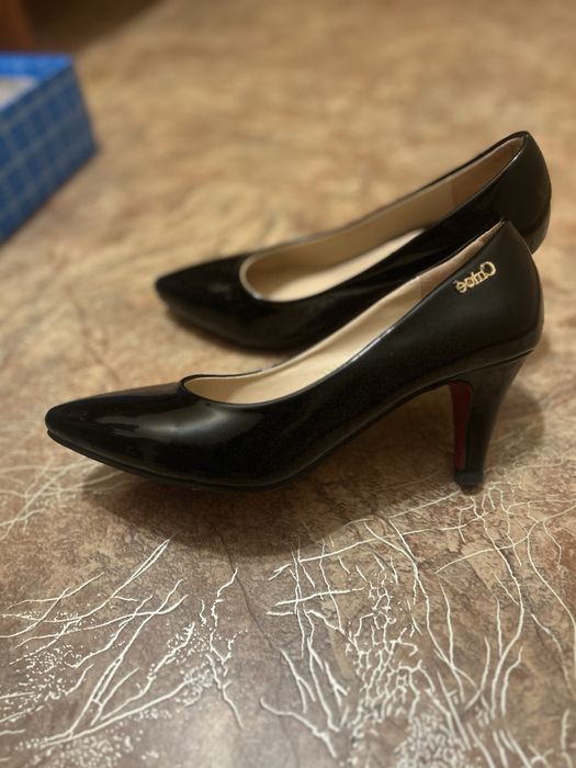 Туфли лодочки на каблуке