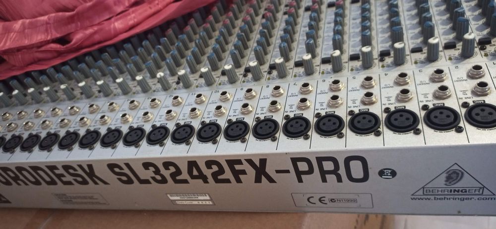 PA Acústica 4Flex 1600W RMS + Mesa Behringer 32canais e efeitos