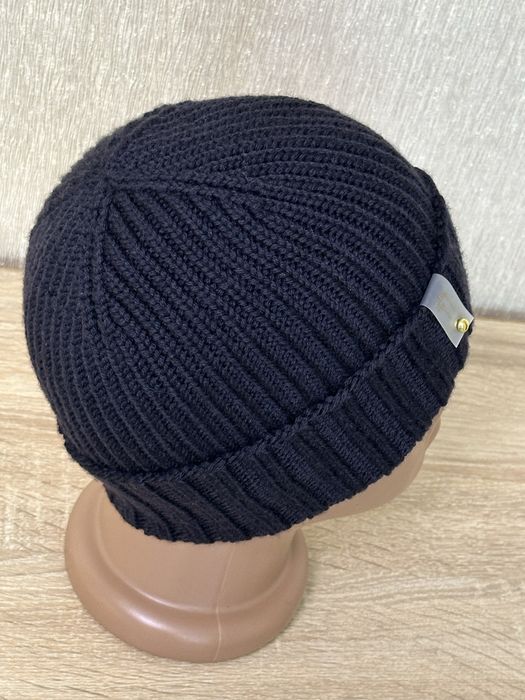 Шапка вязанная мужская черная ручной работы из премиальной пряжи