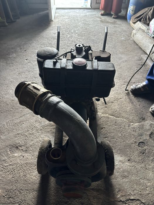 Motor Lombardini a gasóleo + bomba de água