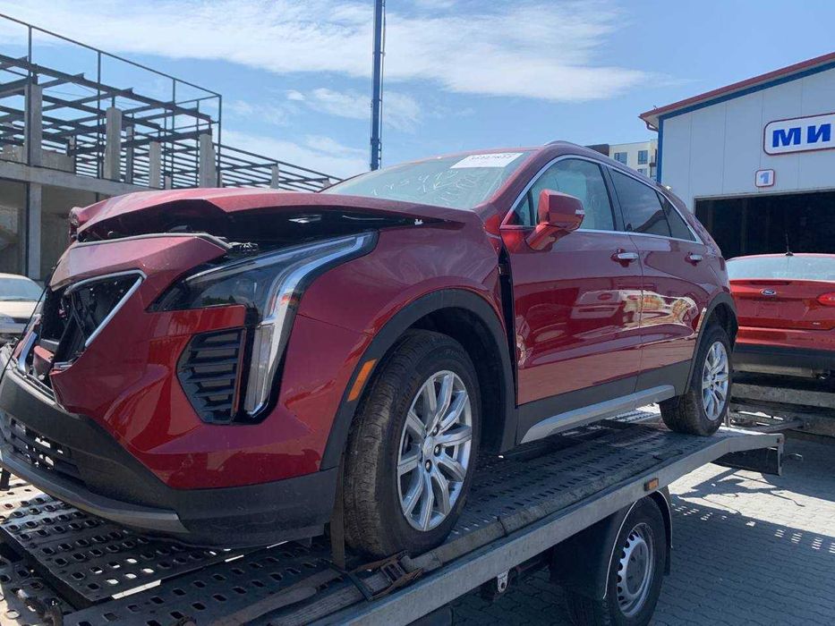 двери Cadillac хт6 , хт4